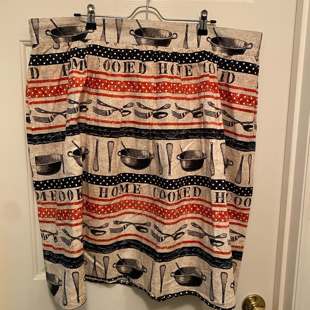 EUC Retrolicious 3X ‘Home Cooked’ skirt.
